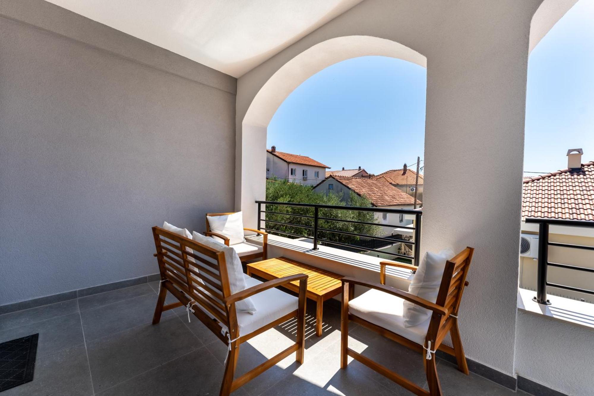 Bernie Apartments With A Pool Zadar Buitenkant foto