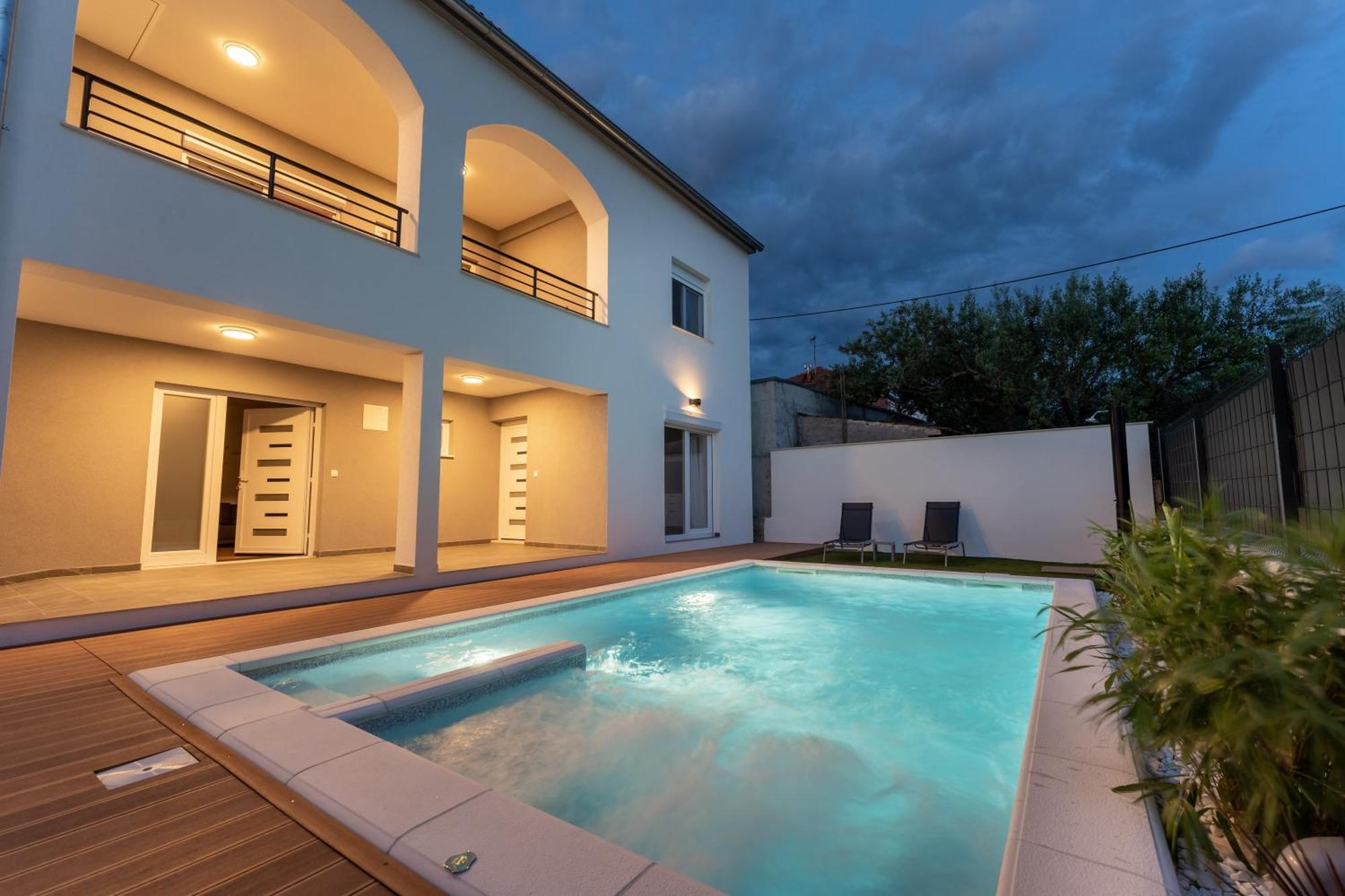 Bernie Apartments With A Pool Zadar Buitenkant foto