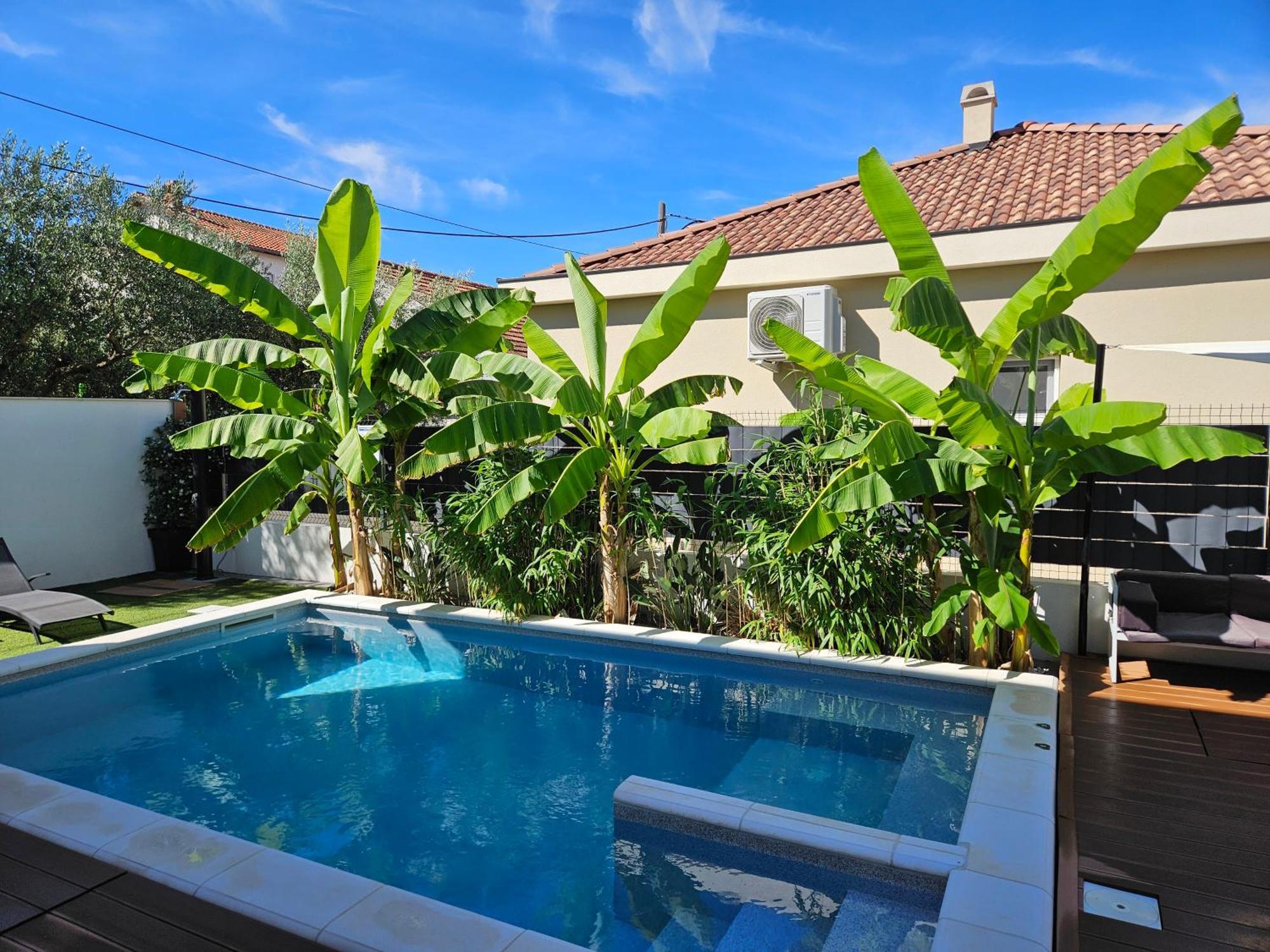 Bernie Apartments With A Pool Zadar Buitenkant foto